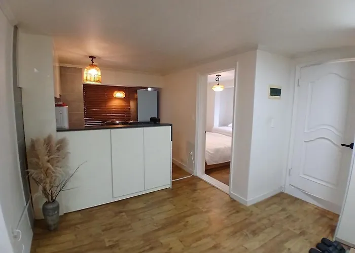 Appartement 용산 효창공원 도보 3분, 5박 이상 투숙시 무료 공항 픽업&조식 제공, 수하물 보관 서비스 제공 Séoul
